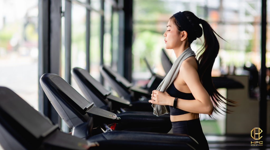 co-nen-tap-gym-buoi-trua