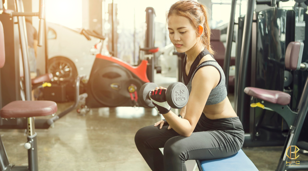 co-nen-tap-gym-buoi-trua