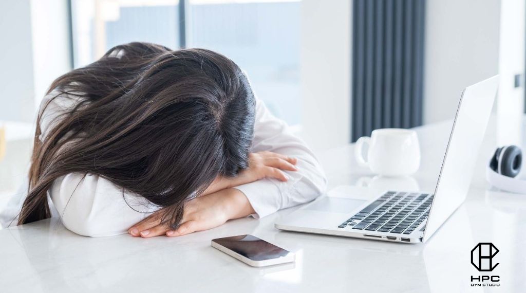 Burn out là gì ? Giải mã tâm lý trì trệ sau Tết