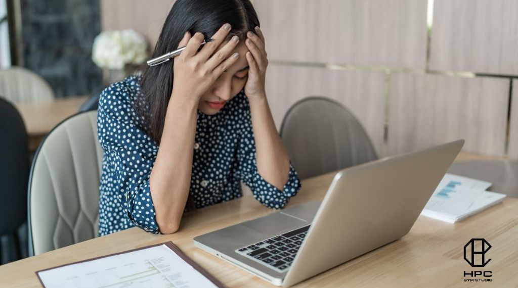 Burn out là gì ? Giải mã tâm lý trì trệ sau Tết