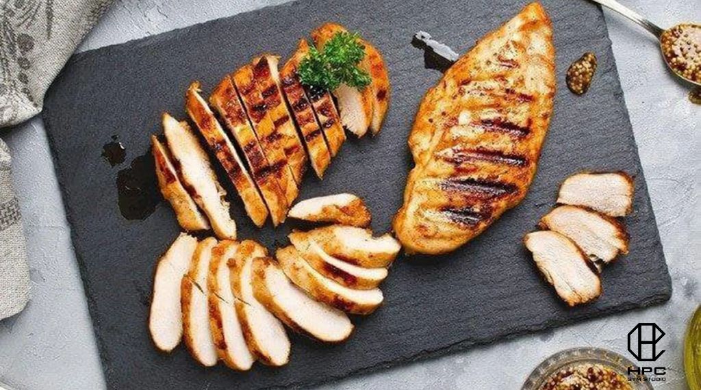 ức gà bao nhiêu protein