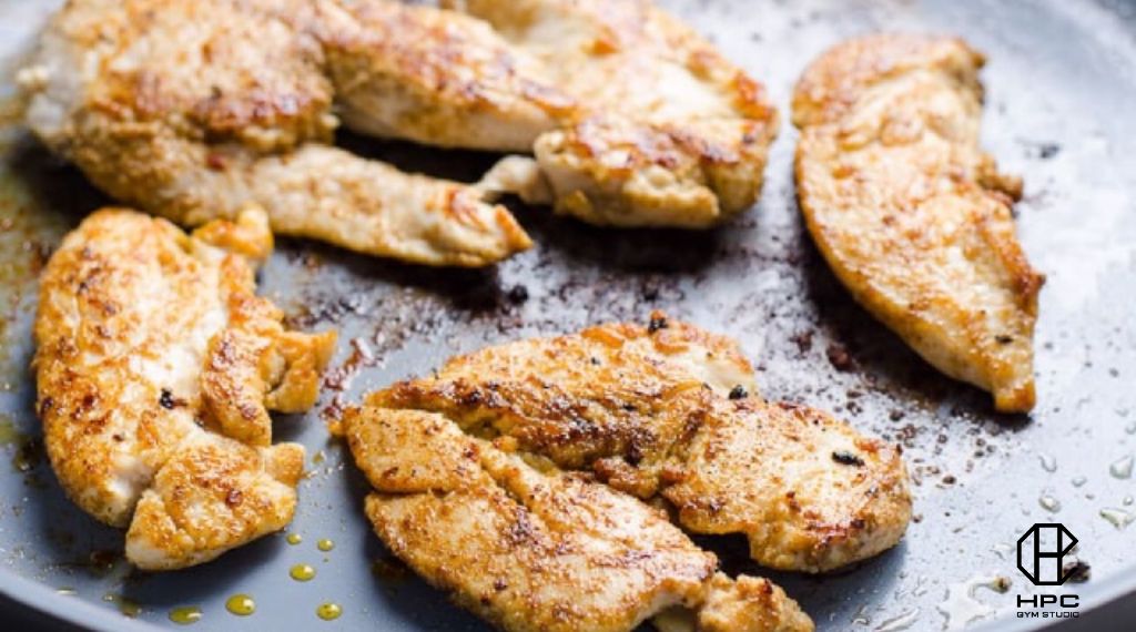 ức gà bao nhiêu protein