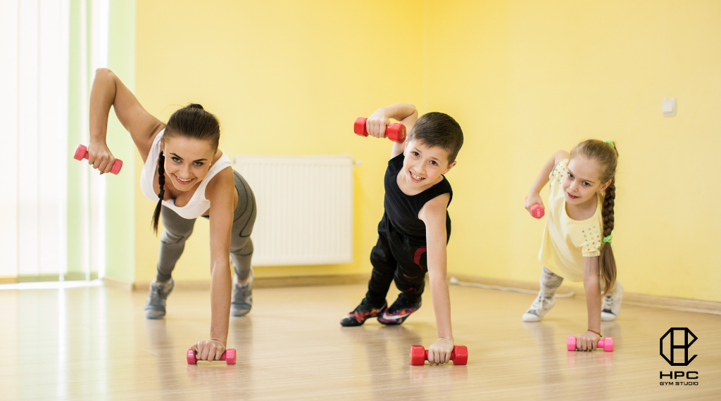 tre-em-bao-nhieu-tuoi-thi-nen-tap-gym